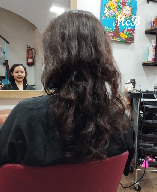 Una melena que necesita mas largo.